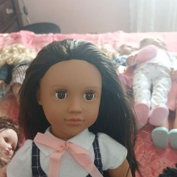 Charming Doll Set with Pink and Blue Outfits - Picture 5 of 5